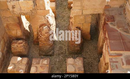 Blick auf das byzantinische Badehaus, in der archäologischen Ausgrabungsstätte der nabatäischen Stadt Mamshit, Nationalpark, Israel Stockfoto