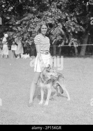 Hundeshow, East Hampton, Long Island, zwischen 1933 Uhr und 1942 Uhr. Stockfoto