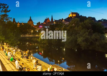 Marburg: Lahn, Terrassen, Blick auf Altstadt und Schloss Marburger in Lahntal, Hessen, Hessen, Deutschland Stockfoto