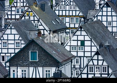 Freudenberg: Altstadt 'Alte Flecken', Fachwerkhäuser in der Nähe von Siegen-Wittgenstein, Nordrhein-Westfalen, Nordrhein-Westfalen, Deutschland Stockfoto