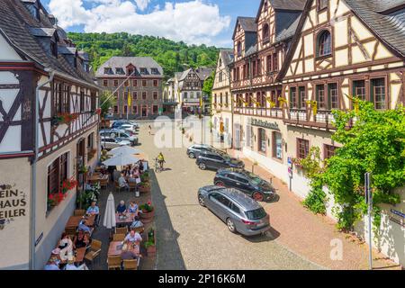 Oberwesel: Altstadt, Marktplatz, Rathaus, Restaurant, Fachwerkhäuser in Rheintal, Rheinland-Pfalz, Rheinland-Pfalz, Deutschland Stockfoto