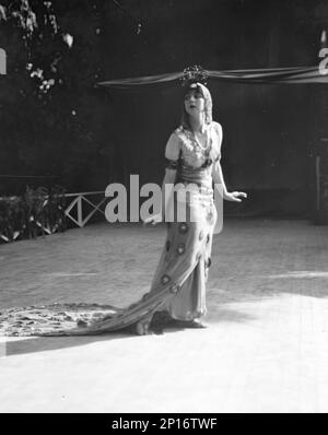 Ruth St. Denis-Tänzer, zwischen 1910 und 1935. Stockfoto