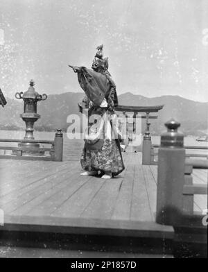 Reiseansichten von Japan und Korea, 1908. Hinweis: Möglicherweise Itsukushima Shinto-Schrein, Weltkulturerbe. Stockfoto