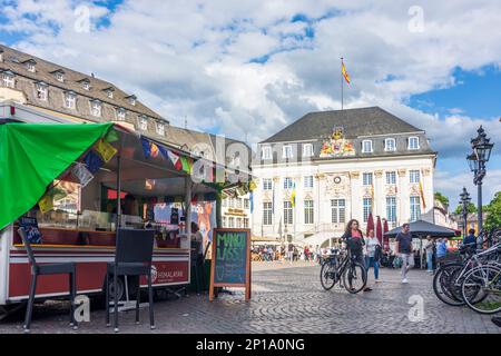 Bonn: Altes Rathaus, Marktplatz, Wochenmarkt in Rhein-Sieg-Region, Nordrhein-Westfalen, Nordrhein-Westfalen, Deutschland Stockfoto