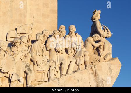 Portugal, Lissabon, Stadtteil Belem - das Denkmal der portugiesischen Entdeckungsreise - Padrao dos Descobrimentos mit Blick auf den Tejo Stockfoto