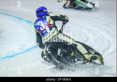 Franz Mayerbüchler in Aktion während der deutschen Individual Ice Speedway Championship im Horst-Dohm-Eisstadion, Berlin, am Freitag, den 3. März 2023. (Foto: Ian Charles | MI News) Guthaben: MI News & Sport /Alamy Live News Stockfoto