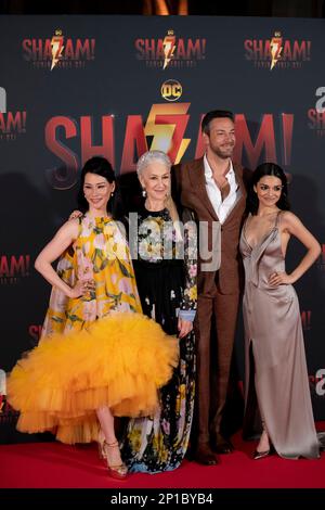 Rom, Italien, 03. März 2023 - Lucy Liu, Helen Mirren, Zachary Levi und Rachel Zegler besuchen den roten Teppich für die Premiere des Films „Shazam - Fury of the Gods“ im Cinema Moderno in Rom. Credits: Luigi de Pompeji/Alamy Live News Stockfoto