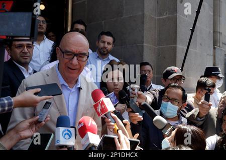 Mexiko-Stadt, Mexiko. 3. März 2023. Der Präsident der Partei der Bürgerbewegung, Dante Delgado, stellt beim Obersten Gerichtshof der Nation in Mexiko-Stadt, Mexiko, eine konstitutionelle Klage für Plan B - Wahlreform. Am 3. März 2023 in Mexiko-Stadt, Mexiko (Kreditbild: © Luis Barron/Eyepix via ZUMA Press Wire) NUR REDAKTIONELLER GEBRAUCH! Nicht für den kommerziellen GEBRAUCH! Stockfoto