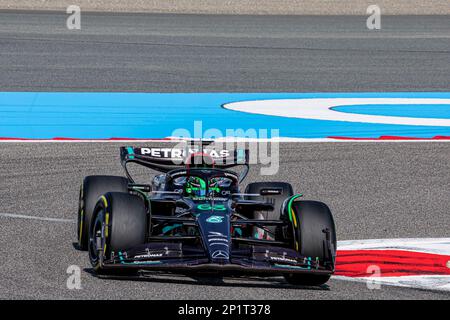 George Russell (GBR) Mercedes W14 E Performance DurinFORMULA 1 GULF AIR BAHRAIN GRAND PRIX 2023 Stockfoto