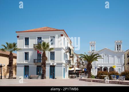 Rathaus und Kirche des Heiligen Nikolaus, Philellion-Platz, Altstadt, Nafplio, Argolis, Peloponnes, Griechenland, Nauplia, Nafplion, Agios Nikolaos, Heilige Stockfoto