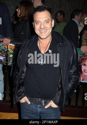 Schauspieler Tom Sizemore starb, nachdem er Anfang des Monats mit 61 Jahren in Los Angeles, Kalifornien, am 3. März 2023 an einem Hirnaneurysma litt. 29. Oktober 2010, Parsippany, NJ Tom Sizemore Chiller Theatre Film Expo im Hilton Parsippany © Steven Bergman / AFF-USA.COM Stockfoto