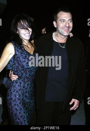 K23709EG: BLACK HAWK DOWN PREMIERE. THE ACADEMY OF MOVIE, BEVERL Y HILLS, CA 12/18/2001. HEIDI FLEISS UND TOM SIZEMORE. Ed GELLER/ 2001.(Kreditbild: © Globe Photos/ZUMA Wire) NUR REDAKTIONELLE VERWENDUNG! Nicht für den kommerziellen GEBRAUCH! Stockfoto