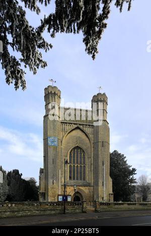 Winterfrost über der Thorney Abbey Kirche, Thorney Village, Cambridgeshire, England, Großbritannien Stockfoto