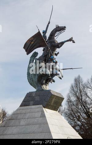 Eine monumentale Statue in Warschau mit einem Mann auf einem Pferd Stockfoto