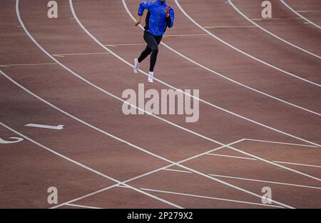 Chelyabinsk, Russland - 4. Juni 2022: Lauftraining männlicher Athleten bei der UFD Athletics Championship Stockfoto