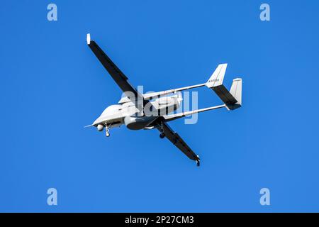 Maltese Air Force IAI Heron Shoval (Reg.: AS2132) nähert sich nach einem eintägigen Einsatz der Landebahn 31. Stockfoto