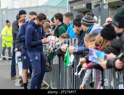 Plymouth Argyle Mittelfeldspieler Matt Butcher (7) erscheint während des Spiels der Sky Bet League 1 Plymouth Argyle vs Charlton Athletic im Home Park, Plymouth, Großbritannien, 4. März 2023 (Foto von Stanley Kasala/News Images) Stockfoto