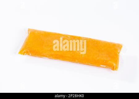 Leckeres Fruchtfleisch, Gefroren; Fruchtfleisch Aus Passionsfrucht Stockfoto