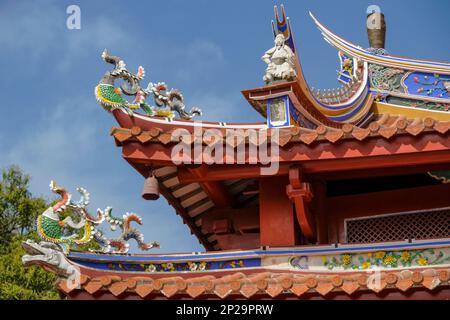 Tainan, Taiwan - 5. Februar 2023: Details des Dachs des Konfuzius-Tempels, auch als erste Akademie von Taiwan in Tainan, Taiwan bezeichnet. Stockfoto