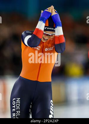 HERENVEEN - Jutta Leerdam gewinnt die 1000 Meter für Frauen bei der ISU World Speed Skating Championships in Thialf. ANP VINCENT JANNINK Stockfoto