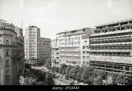 Blick auf die Terazije-Straße und den Palast Albanija vom Hotel Moskva. Stadt Belgrad, Serbien, Europa, Mai 1958 Stockfoto