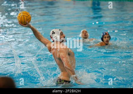 Neapel, Italien. 04. März 2023. Tyler Abramson von CN Posillipo während des Spiels CN Posillipo vs Nuoto Catania, Waterpolo Italian Serie A in Neapel, Italien, März 04 2023 Kredit: Independent Photo Agency/Alamy Live News Stockfoto
