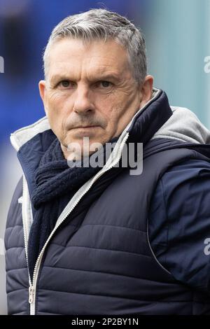 Birkenhead, Großbritannien. 4. März 2023. John Askey Manager von Hartlepool United während des Sky Bet League 2 Spiels Tranmere Rovers vs Hartlepool United in Prenton Park, Birkenhead, Großbritannien, 4. März 2023 (Foto: Phil Bryan/Alamy Live News) Stockfoto