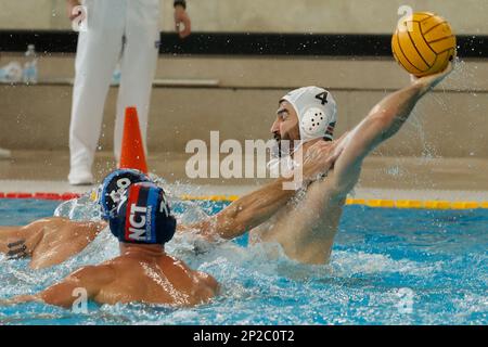 Scandone Swimming Pool, Neapel, Italien, 04. März 2023, Tyler Abramson von CN Posillipo bei einem Spiel der CN Posillipo gegen Nuoto Catania - Waterpolo Italian Serie A. Stockfoto