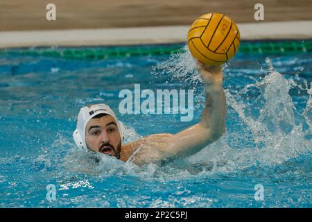Neapel, Italien. 04. März 2023. Tyler Abramson von CN Posillipo während des Spiels CN Posillipo vs Nuoto Catania, Waterpolo Italian Serie A in Neapel, Italien, März 04 2023 Kredit: Independent Photo Agency/Alamy Live News Stockfoto