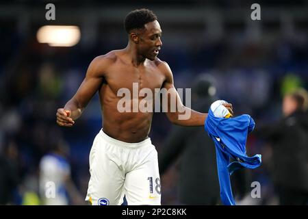 Danny Welbeck von Brighton und Hove Albion feiert nach der letzten Partie des Premier League-Spiels im American Express Community Stadium, Brighton. Foto: Samstag, 4. März 2023. Stockfoto