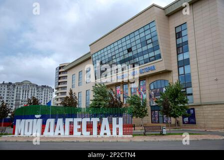 MAKHACHKALA, RUSSLAND - 24. SEPTEMBER 2021: Blick auf das Gebäude des Historischen Parks „Russland - meine Geschichte“. Makhachkala Stockfoto