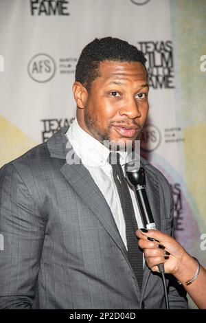 SPICEWOOD, USA. 03. März 2023. Jonathan Majors nimmt an den Texas Film Awards 21. der Austin Film Society auf der Luck Ranch Teil, Willie Nelsons berühmtem Filmset, das am 3. März 2023 in Spicewood, Texas, gedreht wurde. Foto: Maggie Boyd/Sipa USA Credit: SIPA USA/Alamy Live News Stockfoto