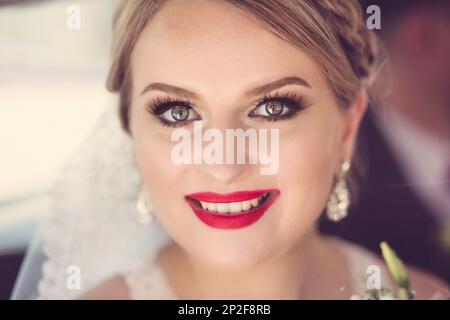 Nahaufnahme einer jungen blonden Braut Stockfoto