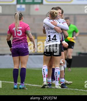 NORTHAMPTON, ENGLAND- Sa-4-2023: Grace Crompton von Bristol Bears feiert nach einem Versuch, den sie während des Spiels zwischen Loughborough Lightning und Bristol Bears in Franklin's Gardens am Sa-4-2023 in Northampton, England erzielte. Credit: PATRICK ANTHONISZ/Alamy Live News Stockfoto