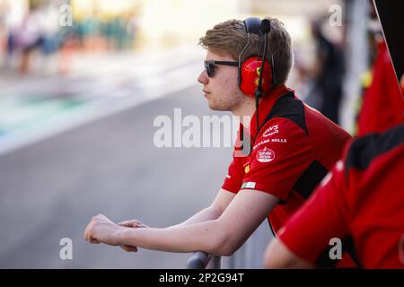 Sakhir, Bahrain. 4. März 2023. SHWARTZMAN Robert (rus), Ferrari Driver Academy, Portrait während des Formel 1 Gulf Air Bahrain Grand Prix 2023, 1. Runde der FIA Formel-1-Weltmeisterschaft 2023 vom 2. Bis 5. März 2023 auf der Bahrain International Circuit, in Sakhir, Bahrain - Foto: Xavi Bonilla / DPPI/LiveMedia Guthaben: Unabhängige Fotoagentur/Alamy Live News Stockfoto