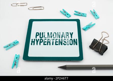 Handschrifttext Pulmonale Hypertonie. Internet-Konzeptperson mit akutem Atemnotsyndrom auf der Basis von Evidenz Stockfoto