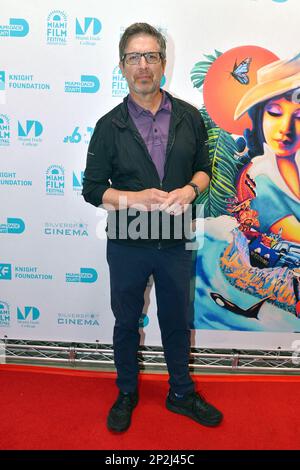 Miami, Florida, USA. 3. März 2023. Der Schauspieler und Regisseur Ray Romano nimmt am 3. März 2023 am 40. Annual Miami Film Festival „Something in Queens“ Teil, bei dem die Premiere im Silverspot Cinema in Miami, Florida stattfindet. Kredit: Mpi10/Media Punch/Alamy Live News Stockfoto