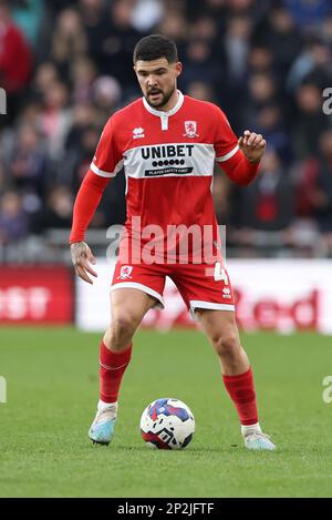 Alex Mowatt von Middlesbrough in Aktion beim Sky Bet Championship-Spiel Middlesbrough vs. Reading im Riverside Stadium, Middlesbrough, Großbritannien, 4. März 2023 (Foto: Nigel Roddis/News Images) Stockfoto