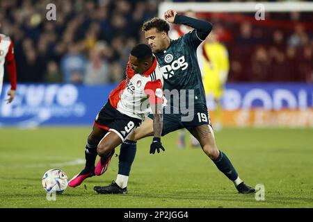 ROTTERDAM - (l-r) Danilo Pereira da Silva von Feyenoord, Liam van Gelderen vom FC Groningen während des niederländischen Premier-League-Spiels zwischen Feyenoord und FC Groningen im Feyenoord Stadion de Kuip am 4. März 2023 in Rotterdam, Niederlande. ANP PIETER STAM DE JONGE Stockfoto