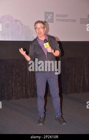 MIAMI, FLORIDA - 3. MÄRZ: Schauspieler und Regisseur Raymond 'Ray' Romano nimmt am 3. März 2023 am 40. Annual Miami Film Festival 'Something in Queens' Opening Night Screening im Silverspot Cinema in Miami, Florida, Teil. (Foto: JL/Sipa USA) Guthaben: SIPA USA/Alamy Live News Stockfoto