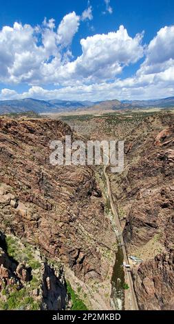 Blick von der Brücke an der Royal Gorge Bridge & Park. Stockfoto