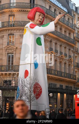 Paris, Frankreich. 03. März 2023. Yayoi Kusama investiert Louis Vuitton gegenüber der Samaritaine. LV DREAM, der Name des neuen freien Ausstellungsraums, der am 3. März 2023 gegenüber der seine und dem Samaritaine in Paris, Frankreich, eröffnet wird. (Foto: Lionel Urman/Sipa USA) Guthaben: SIPA USA/Alamy Live News Stockfoto