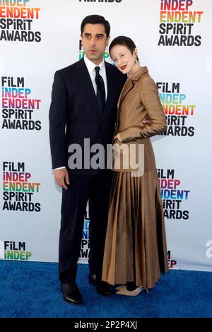 Santa Monica, Kalifornien 04. März 2023. Andrea Riseborough bei den Film Independent Spirit Awards 2023 am 04. März 2023 in Santa Monica, Kalifornien. Kredit: Faye Sadou/Media Punch Santa Monica, Ca. 04. März: Karim Saleh Und Andrea Riseborough Bei Den Film Independent Spirit Awards 2023 Am 04. März 2023 In Santa Monica, Kalifornien. Kredit: Faye Sadou/Media Punch/Alamy Live News Stockfoto