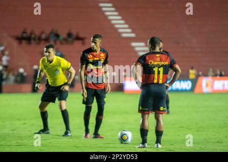 Recife, Brasilien. 04. März 2023. Náutico erhält diesen Samstag (04 Uhr) Sport in The Complicted, das Spiel gilt für den Northeast Cup. Kredit: Thiago Lemos/FotoArena/Alamy Live News Stockfoto
