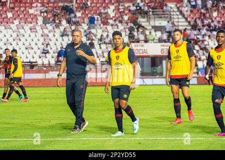 Recife, Brasilien. 04. März 2023. Náutico erhält diesen Samstag (04 Uhr) Sport in The Complicted, das Spiel gilt für den Northeast Cup. Kredit: Thiago Lemos/FotoArena/Alamy Live News Stockfoto