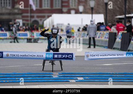 Tokio, Japan. 5. März 2023. 1005 Suzuki Tomoki aus Japan gewinnt beim Tokio Marathon 2023 am 5. März 2023 in Tokio, Japan, den zweiten Platz beim Rollstuhl-Marathon für Männer. (Credit Image: © POOL via ZUMA Press Wire) NUR REDAKTIONELLE VERWENDUNG! Nicht für den kommerziellen GEBRAUCH! Stockfoto