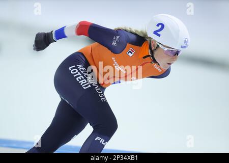 Heerenveen, Niederlande. 4. März 2023. Marijke Groenewoud aus den Niederlanden tritt am 4. März 2023 beim Mass Start Women-Finale bei der ISU-Weltmeisterschaft im Bereich der Eislaufbahnen in Heerenveen (Niederlande) an. Kredit: Zheng Huansong/Xinhua/Alamy Live News Stockfoto