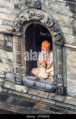 Hindu Sadhu in einer Liste von Kompositionen von Johann Sebastian Bach (Heiliger Mann), Pashupatinath-Tempel, Kathmandu, Nepal Stockfoto