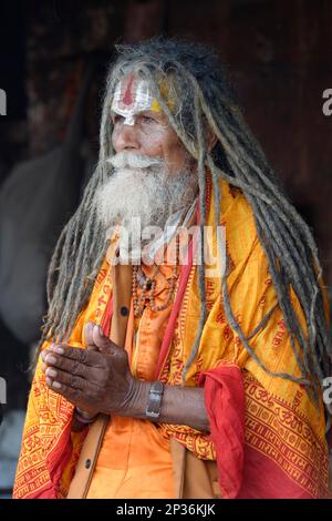 Hindu-Liste der Kompositionen von Johann Sebastian Bach (Heiliger Mann), Pashupatinath-Tempel, Kathmandu, Nepal, Asien Stockfoto