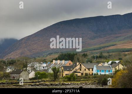 Blick auf das Küstendorf, Cloghane, Dingle Halbinsel, County Kerry, Munster, Irland Stockfoto